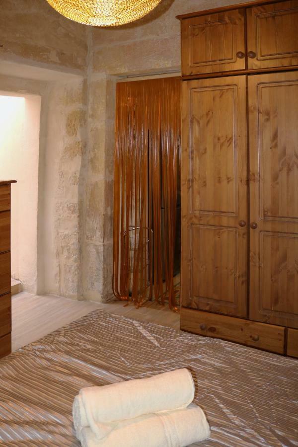 5 Minute Walk From Malta Airport Villa Gudja Exterior photo